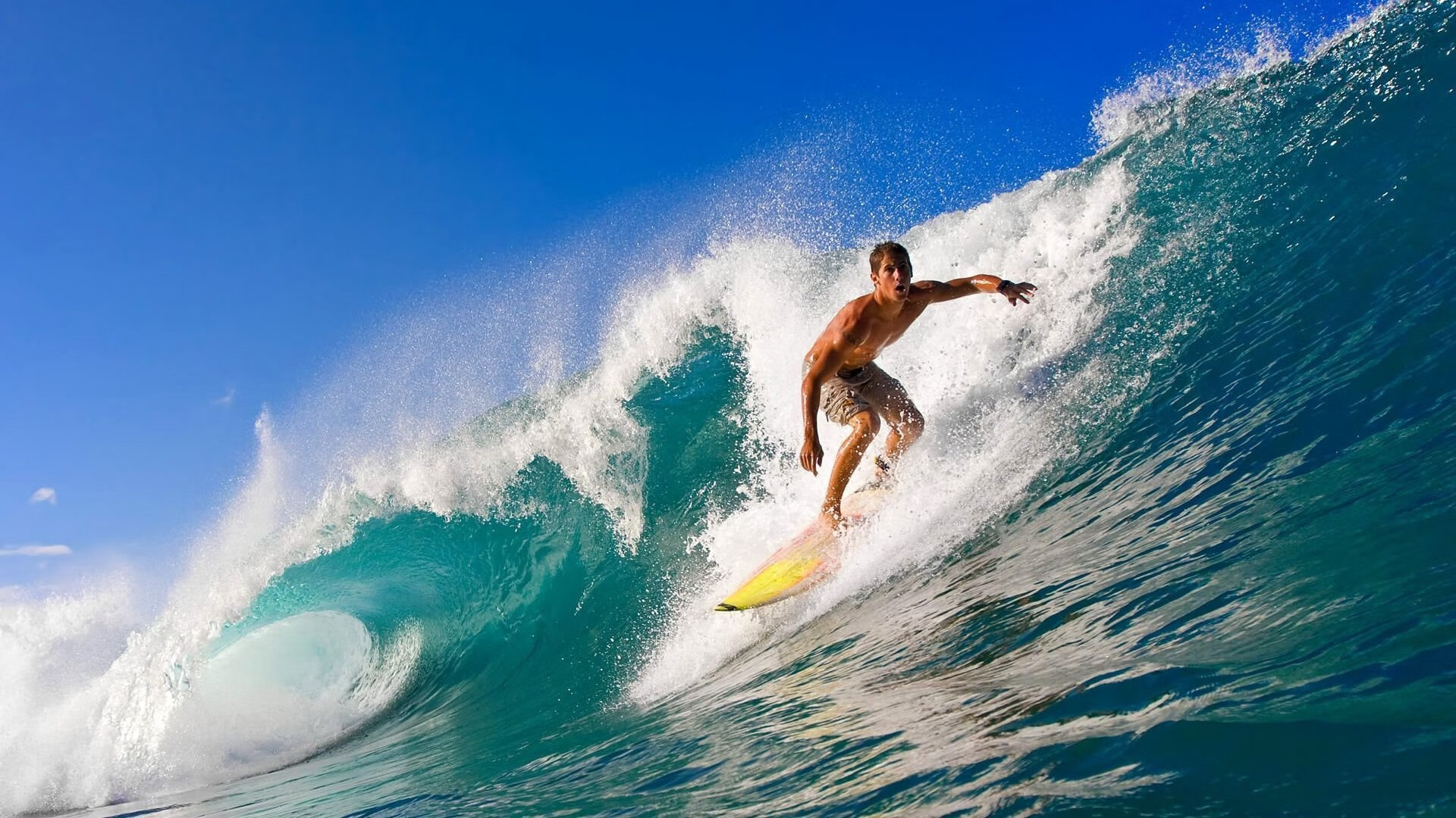 中国足球职业联赛推行公开训练日活动，中国足球培训